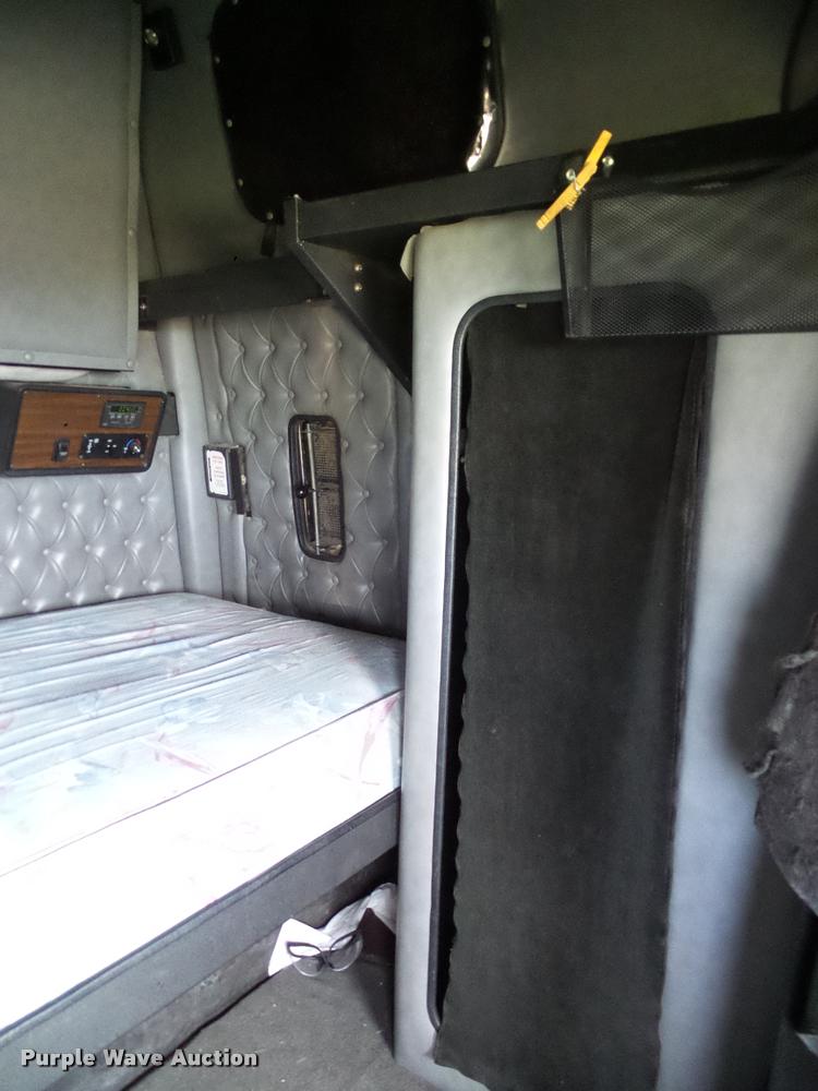 image for item DA6867 2000 Western Star 4964EX semi truck