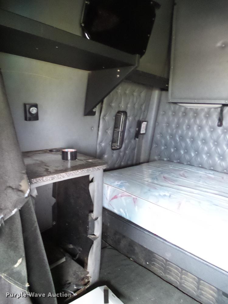 image for item DA6867 2000 Western Star 4964EX semi truck