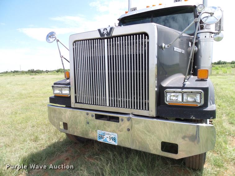 image for item DA6867 2000 Western Star 4964EX semi truck