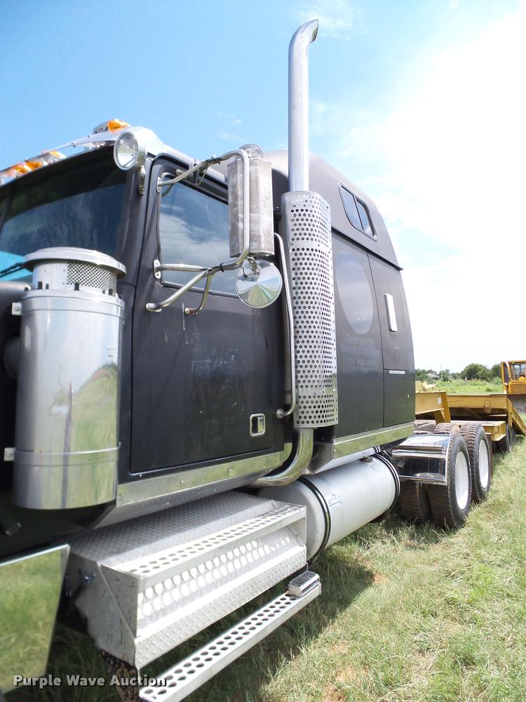 image for item DA6867 2000 Western Star 4964EX semi truck