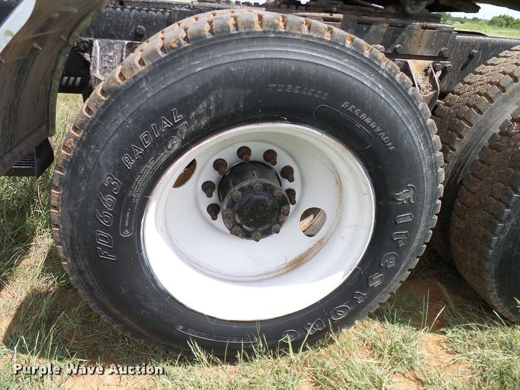 image for item DA6867 2000 Western Star 4964EX semi truck