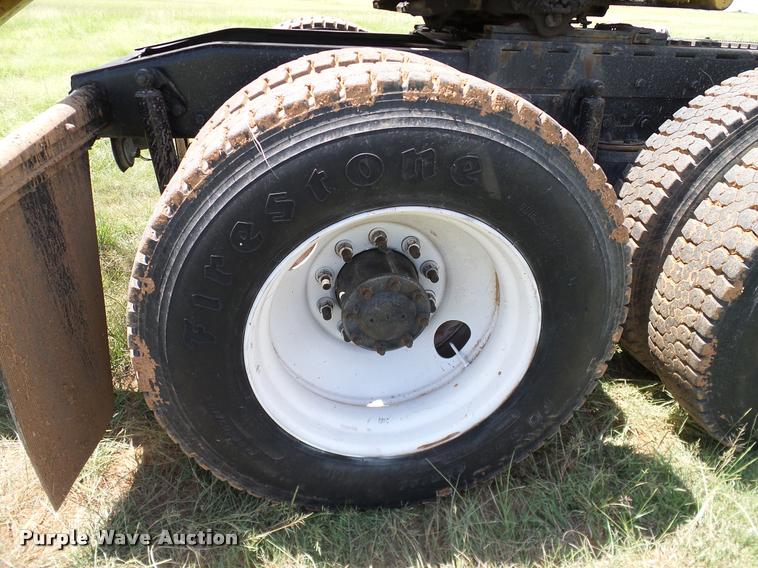 image for item DA6867 2000 Western Star 4964EX semi truck