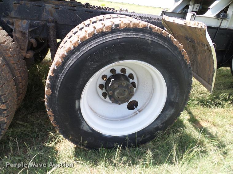 image for item DA6867 2000 Western Star 4964EX semi truck