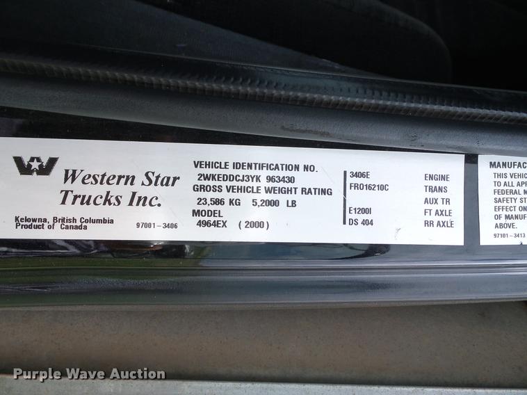 image for item DA6867 2000 Western Star 4964EX semi truck