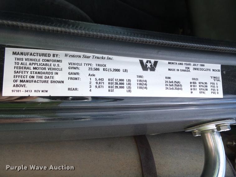 image for item DA6867 2000 Western Star 4964EX semi truck