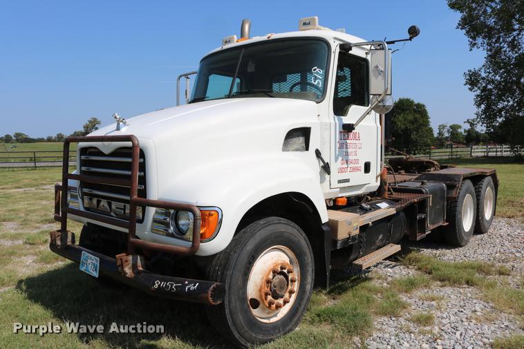 image for item DA6870 2004 Mack CV713 Granite semi truck