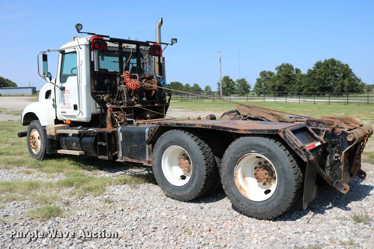 image for item DA6870 2004 Mack CV713 Granite semi truck