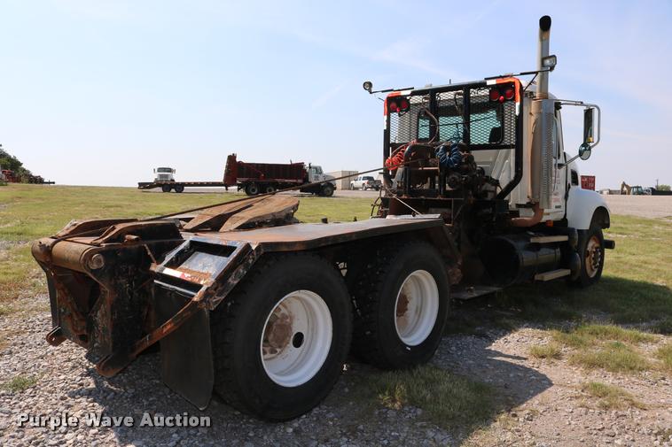 image for item DA6870 2004 Mack CV713 Granite semi truck