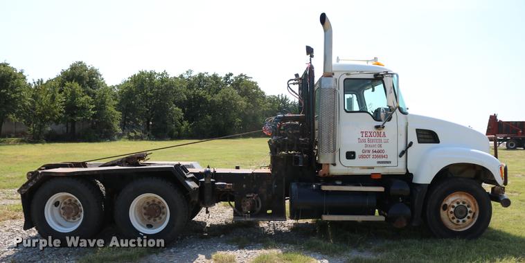 image for item DA6870 2004 Mack CV713 Granite semi truck