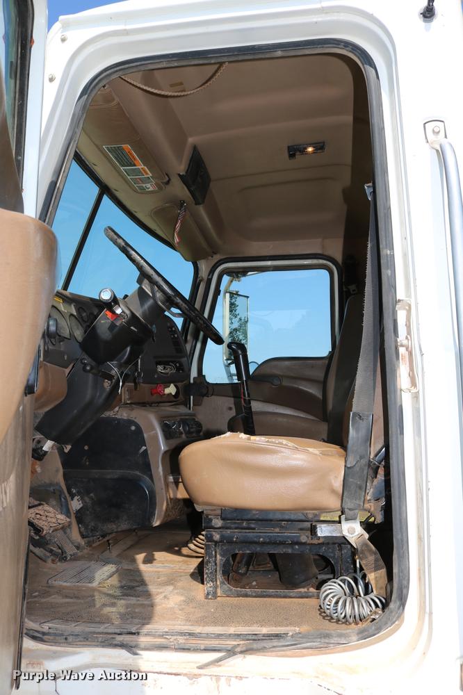 image for item DA6870 2004 Mack CV713 Granite semi truck