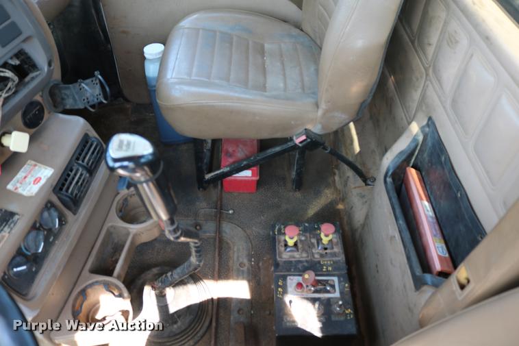 image for item DA6870 2004 Mack CV713 Granite semi truck