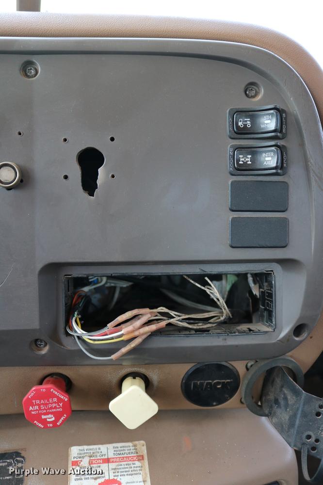 image for item DA6870 2004 Mack CV713 Granite semi truck