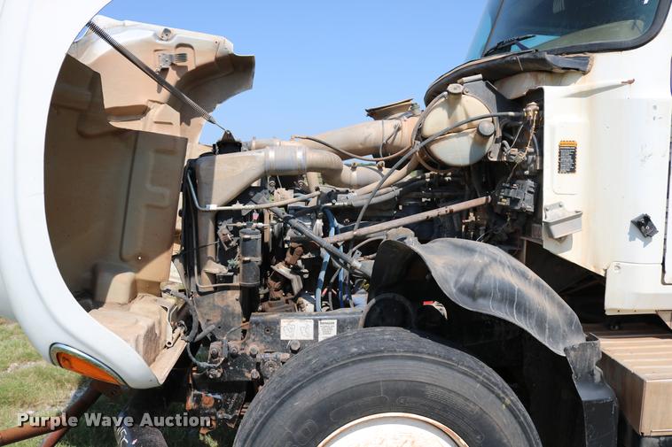 image for item DA6870 2004 Mack CV713 Granite semi truck