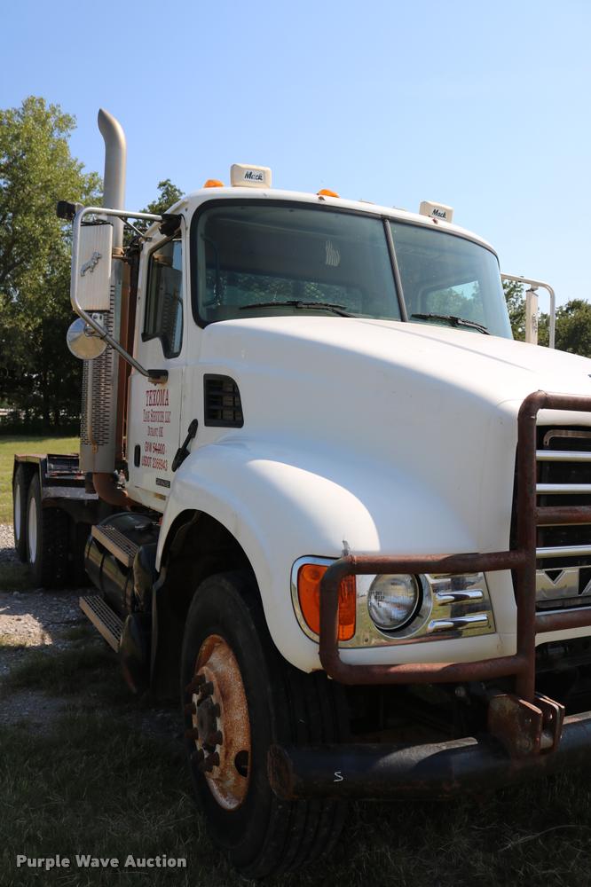 image for item DA6870 2004 Mack CV713 Granite semi truck