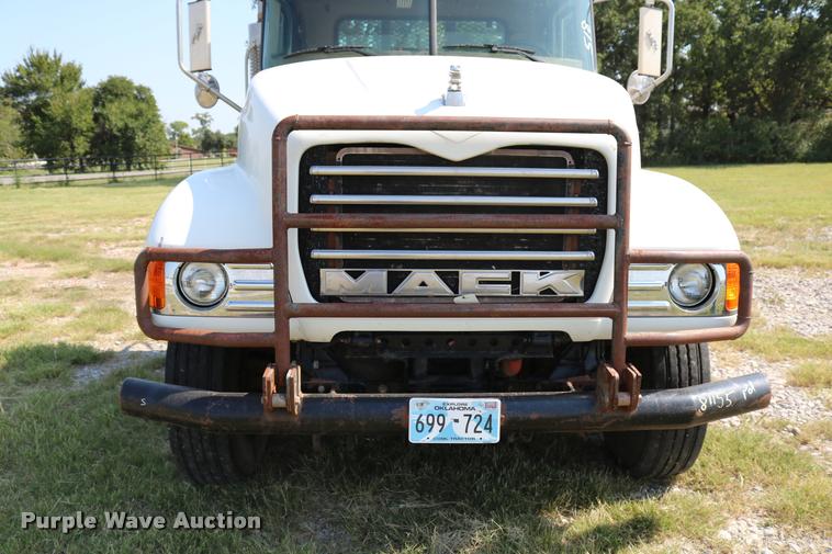 image for item DA6870 2004 Mack CV713 Granite semi truck