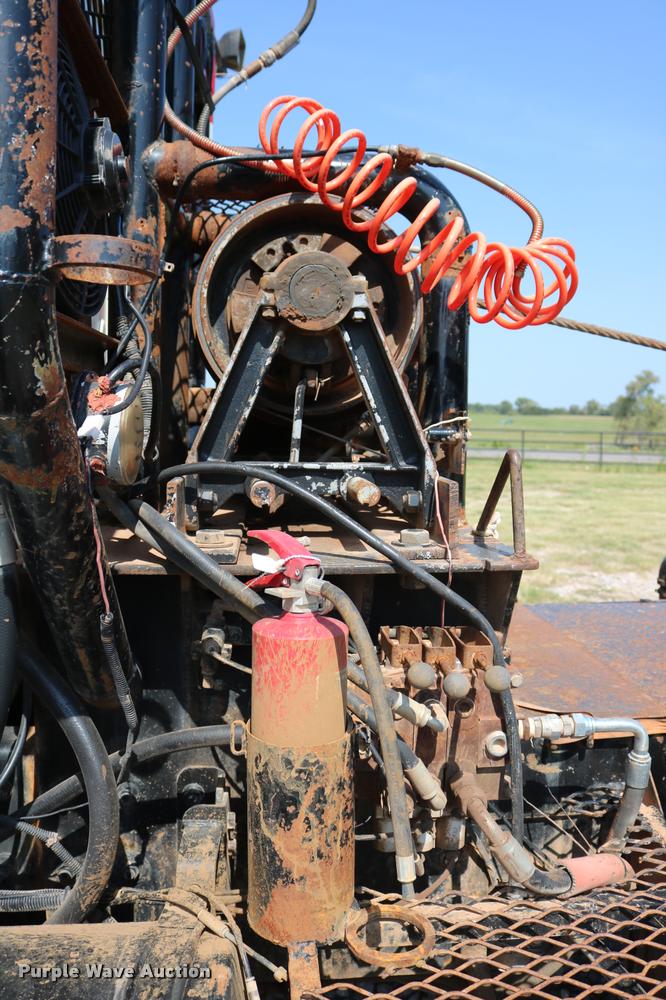 image for item DA6870 2004 Mack CV713 Granite semi truck