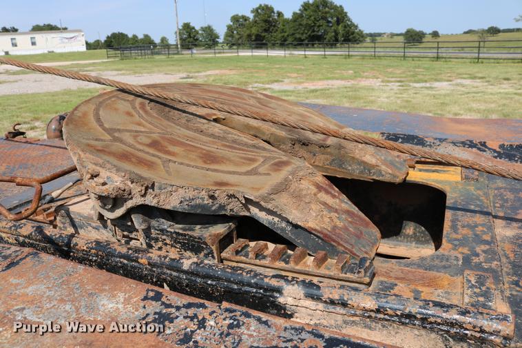 image for item DA6870 2004 Mack CV713 Granite semi truck