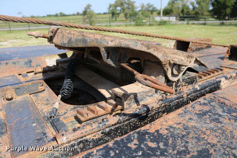 image for item DA6870 2004 Mack CV713 Granite semi truck