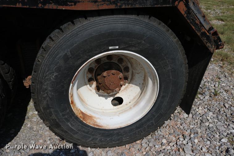 image for item DA6870 2004 Mack CV713 Granite semi truck