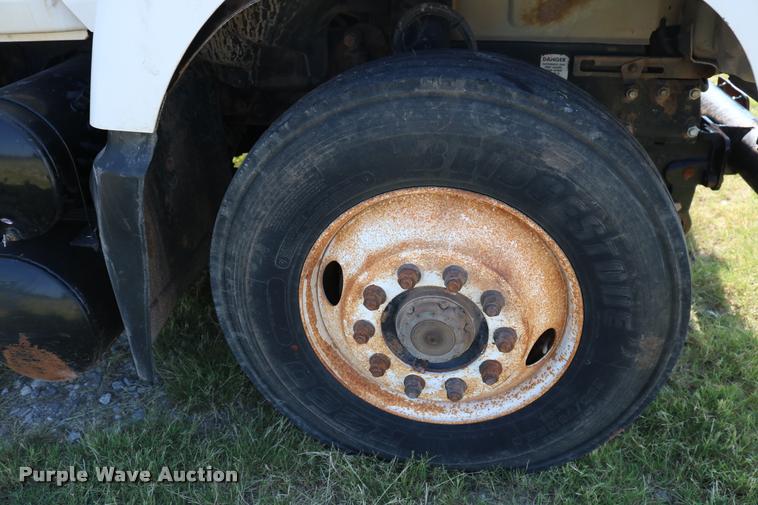 image for item DA6870 2004 Mack CV713 Granite semi truck