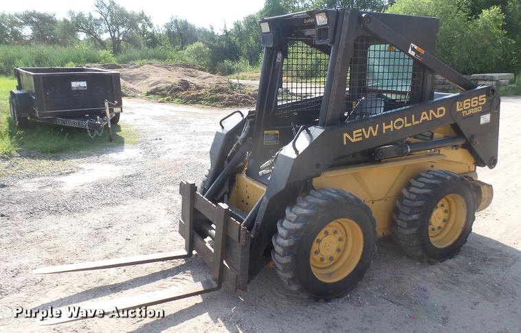 image for item DB3429 1999 New Holland LX665 skid steer