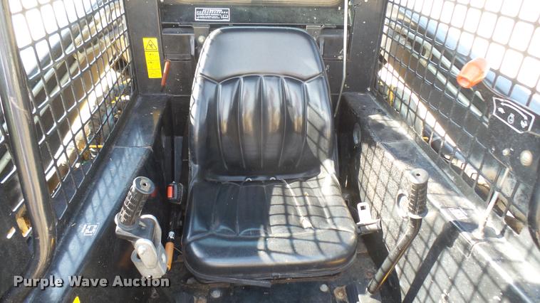 image for item DB3429 1999 New Holland LX665 skid steer