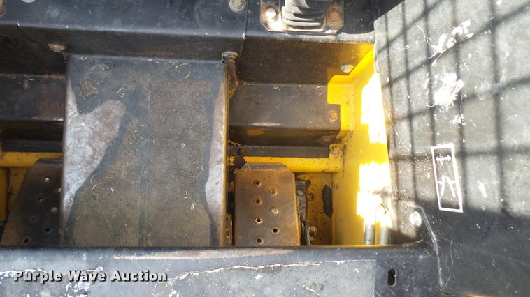 image for item DB3429 1999 New Holland LX665 skid steer