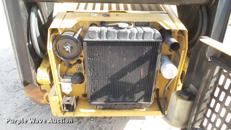 image for item DB3429 1999 New Holland LX665 skid steer