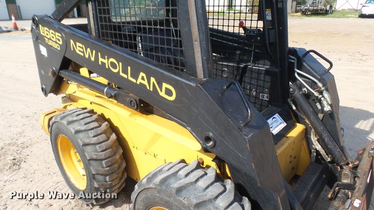 image for item DB3429 1999 New Holland LX665 skid steer