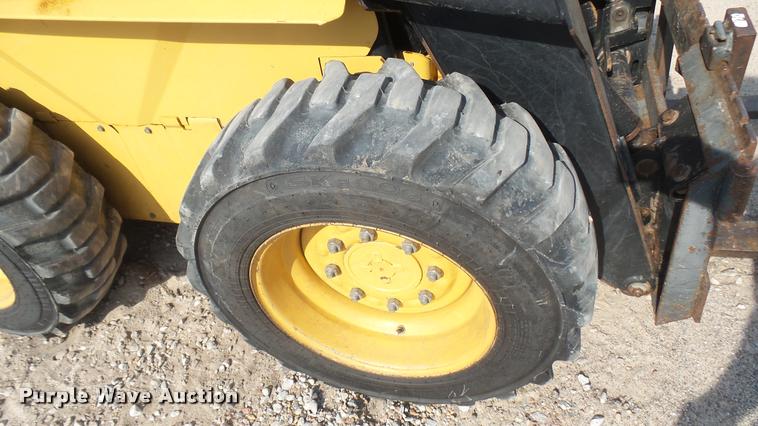 image for item DB3429 1999 New Holland LX665 skid steer