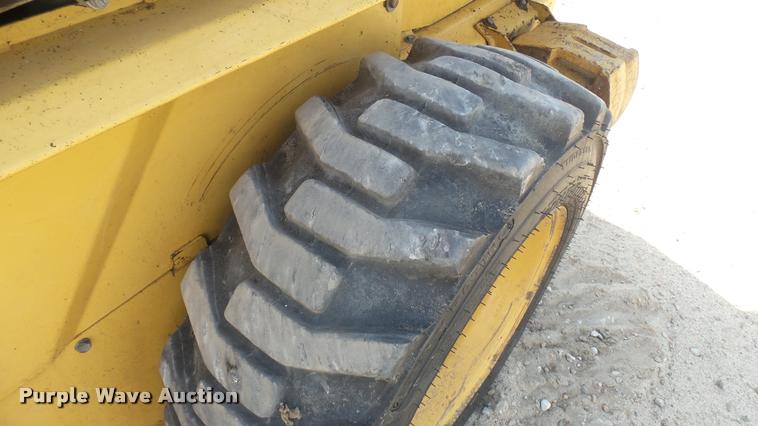 image for item DB3429 1999 New Holland LX665 skid steer