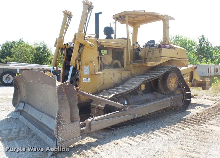 image for item DB3481 Caterpillar D7H dozer