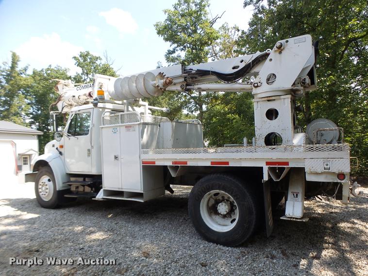 image for item DB5892 2001 International 4700 digger derrick truck