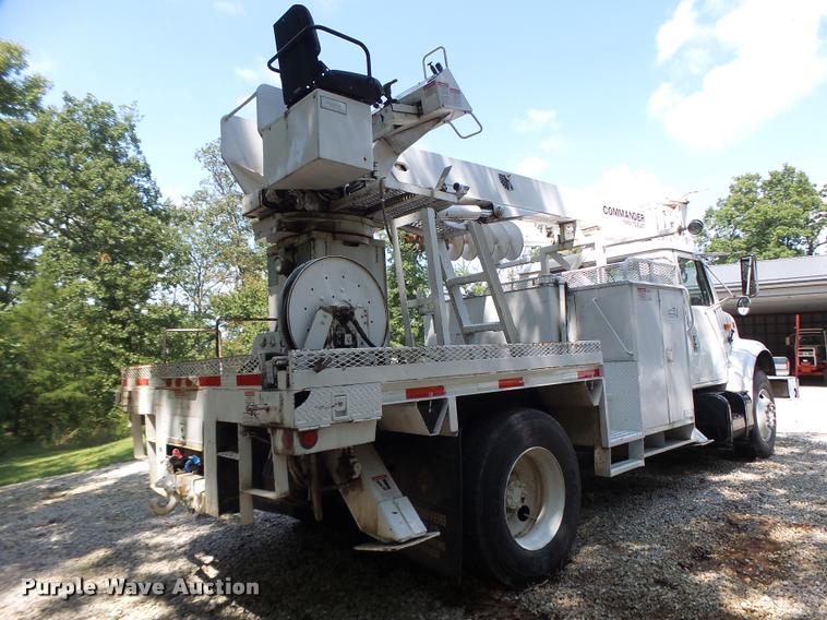 image for item DB5892 2001 International 4700 digger derrick truck