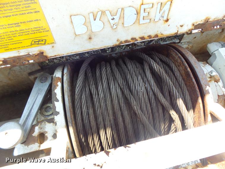 image for item DB5892 2001 International 4700 digger derrick truck