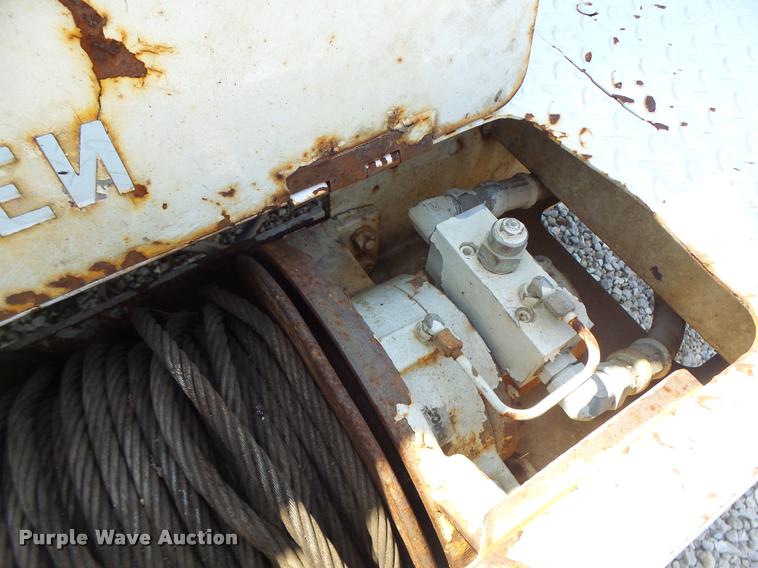 image for item DB5892 2001 International 4700 digger derrick truck