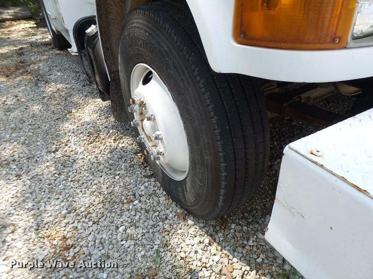 image for item DB5892 2001 International 4700 digger derrick truck