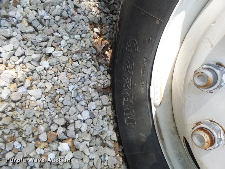 image for item DB5892 2001 International 4700 digger derrick truck