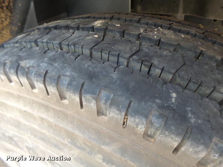 image for item DB5892 2001 International 4700 digger derrick truck