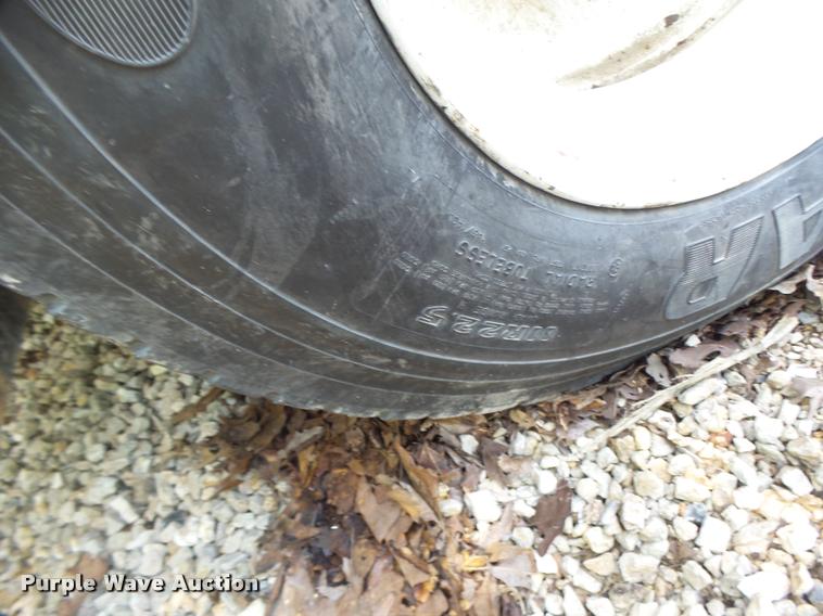 image for item DB5892 2001 International 4700 digger derrick truck