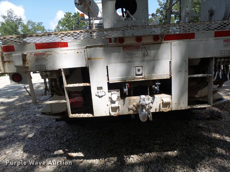 image for item DB5892 2001 International 4700 digger derrick truck