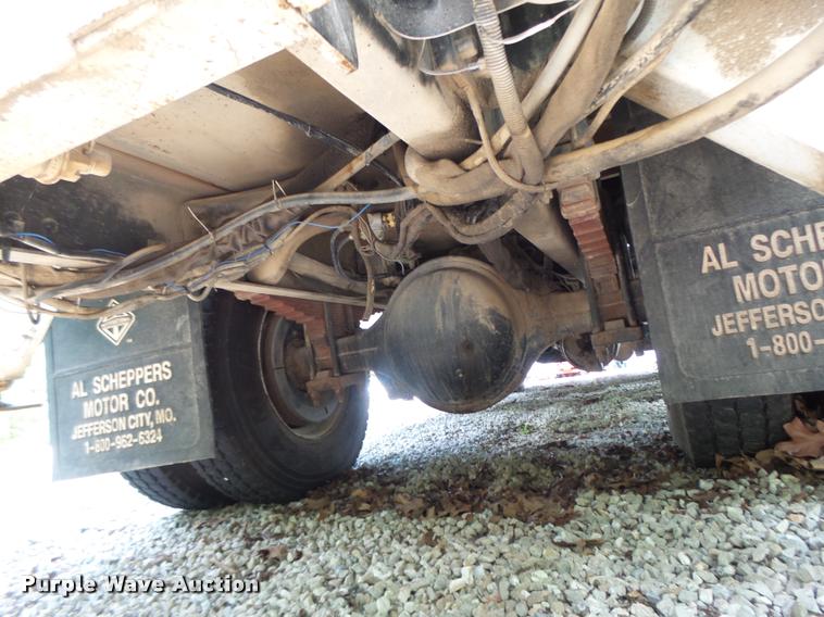 image for item DB5892 2001 International 4700 digger derrick truck