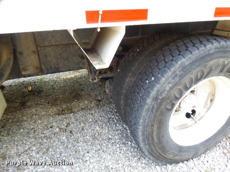 image for item DB5892 2001 International 4700 digger derrick truck