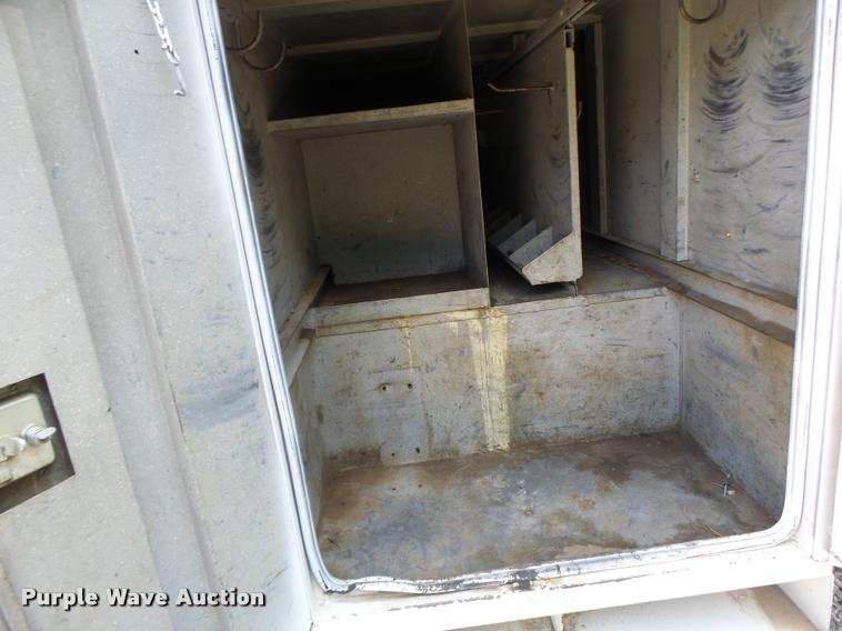 image for item DB5892 2001 International 4700 digger derrick truck