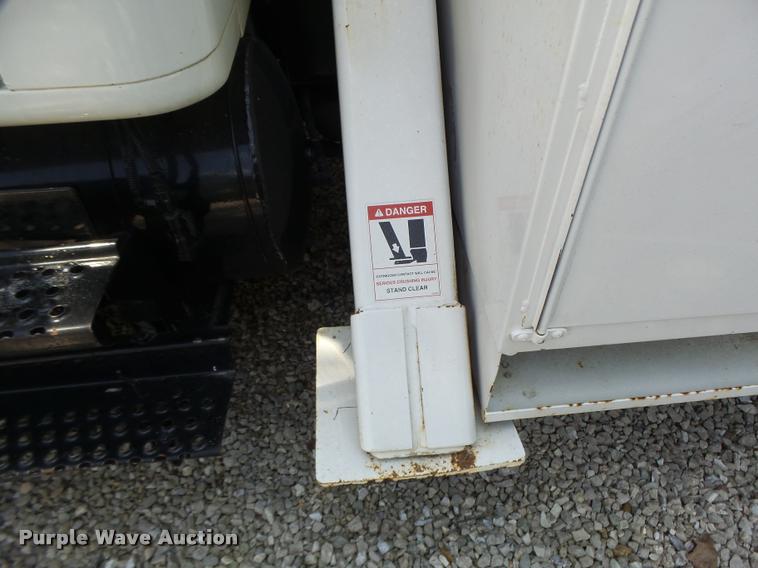 image for item DB5892 2001 International 4700 digger derrick truck