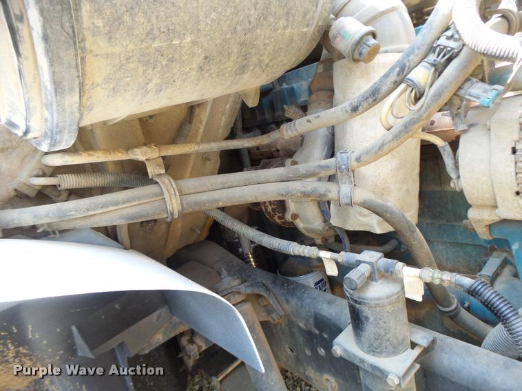 image for item DB5892 2001 International 4700 digger derrick truck