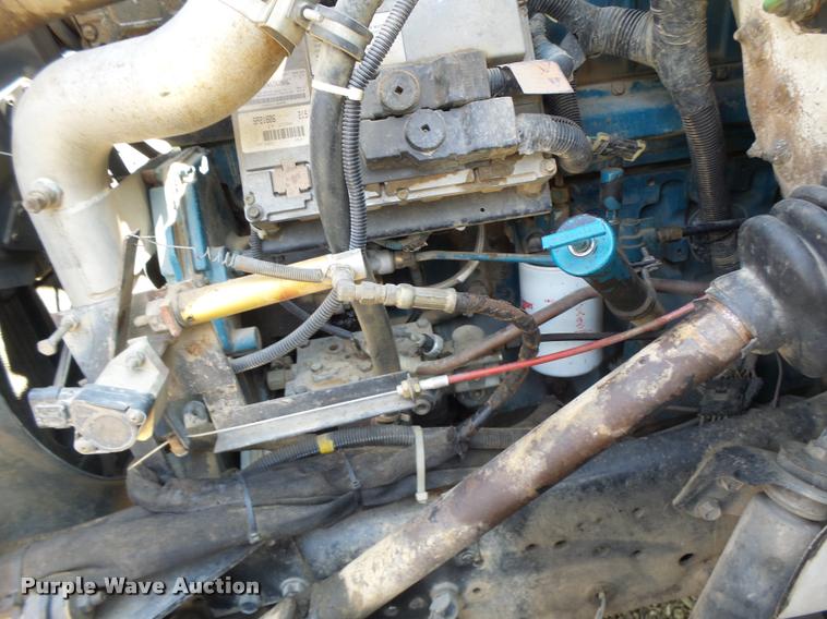 image for item DB5892 2001 International 4700 digger derrick truck