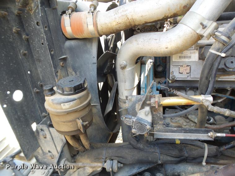 image for item DB5892 2001 International 4700 digger derrick truck