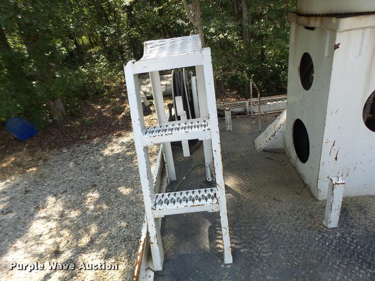 image for item DB5892 2001 International 4700 digger derrick truck