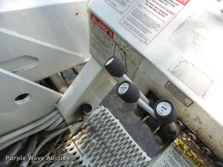 image for item DB5892 2001 International 4700 digger derrick truck